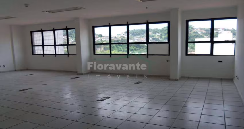 Sala Comercial com bom espaço, bem funcional, ótima para quem trabalha com porto, alfândega , Receita e Polícia Federal.