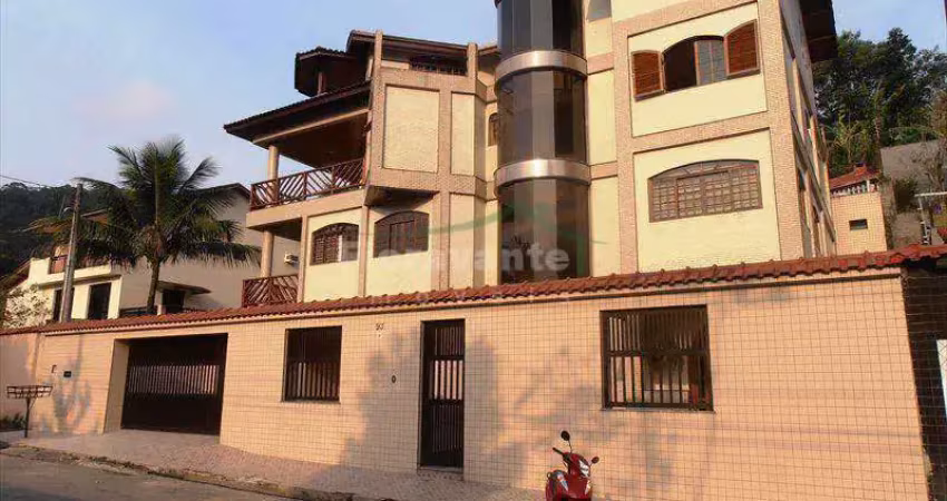 Casa triplex em santos com elevador. 4 suítes, 529 m2. oportunidade!