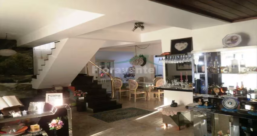 Sobrado com 3 dorms, ponta da praia, santos. com área de lazer