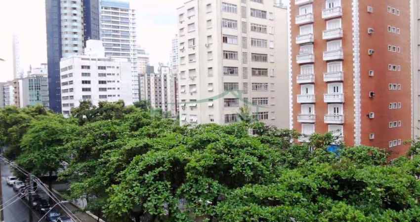 Apartamento com 3 dorms, 1suíte, 2 vagas. Próximo da praia.