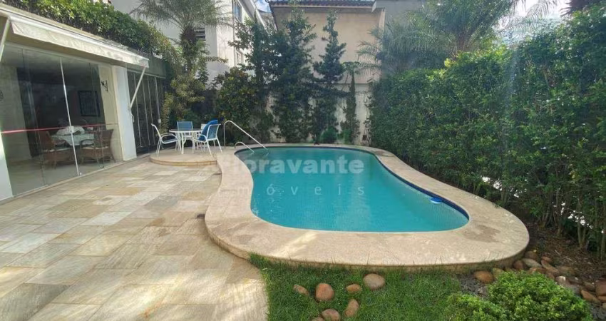 Casa com 5 dorms, Campo Grande, Santos. Lazer com piscina.