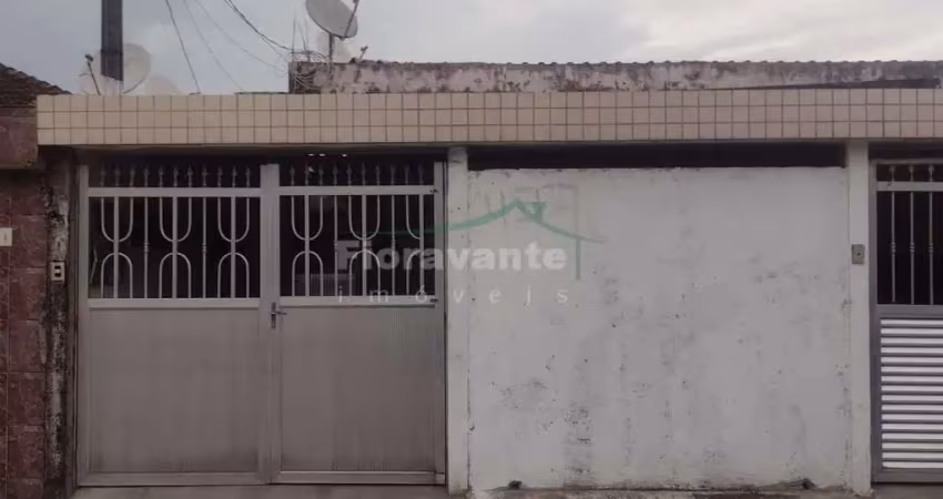 Casa com 2 dorms com edícula. vila jockey clube, são vicente -