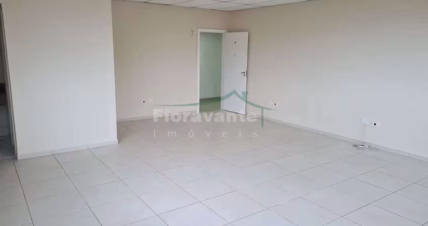 Sala comercial, Vila Mathias, Santos. Próximo Hospital Unimed.