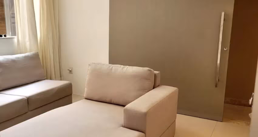 Excelente casa de alto padrão com 4 suítes em condomínio à venda