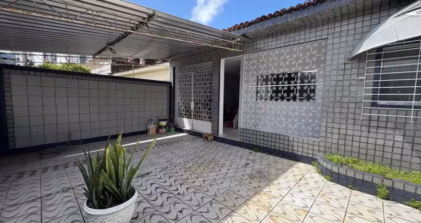 Casa com 4 quartos para alugar na Rua Martins Ribeiro, 320, Hipódromo, Recife
