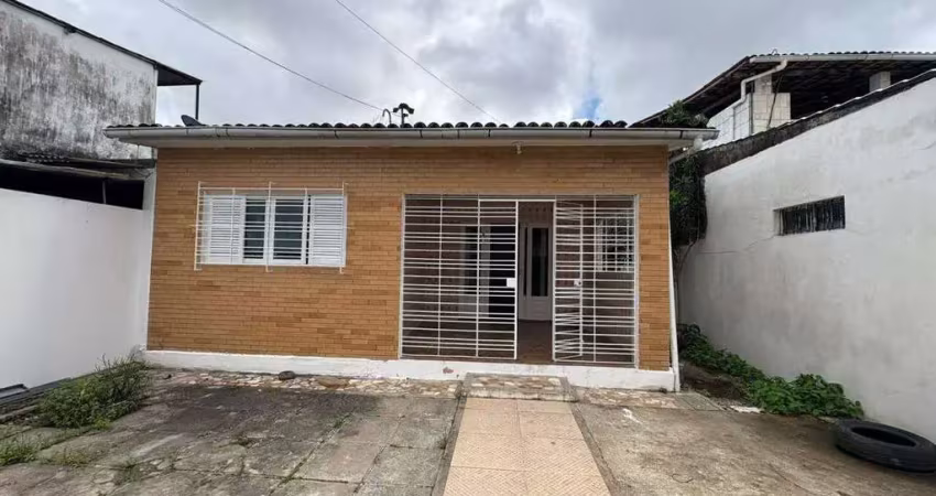 Casa com 2 quartos para alugar na Rua Odilon Araújo, 587, Iputinga, Recife