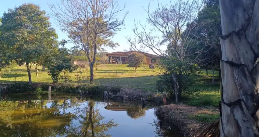 Exelente chácara à Venda