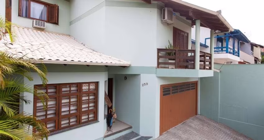Casa à venda 4 Quartos, 1 Suite, 4 Vagas, 384M², Jardim Mauá, Novo Hamburgo - RS