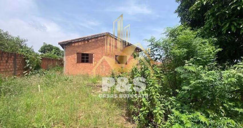 Casa de dois dormitórios, com um terreno de 1023 m2