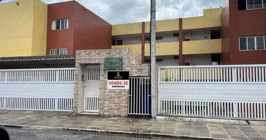 Apartamento logo no início dos bancários, á poucos metros da ufpb.