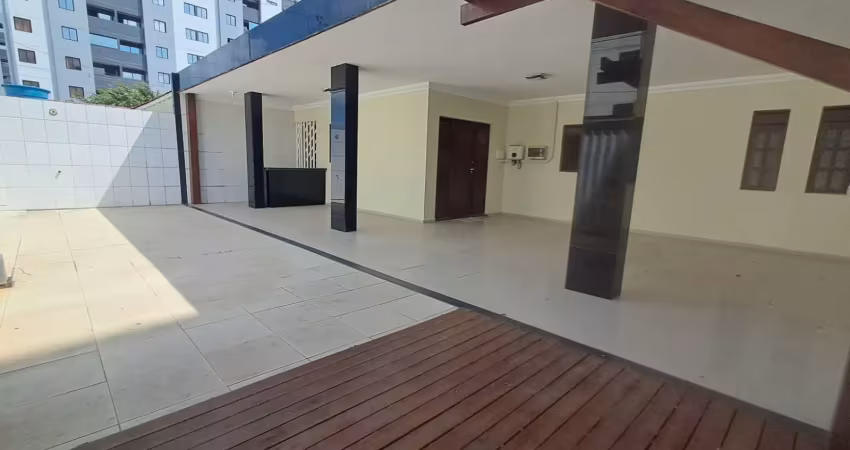 Casa com 5 quartos à venda na Excelente casa com 05 quartos sendo 03 suítes, em excelente localização !, Bancários, João Pessoa