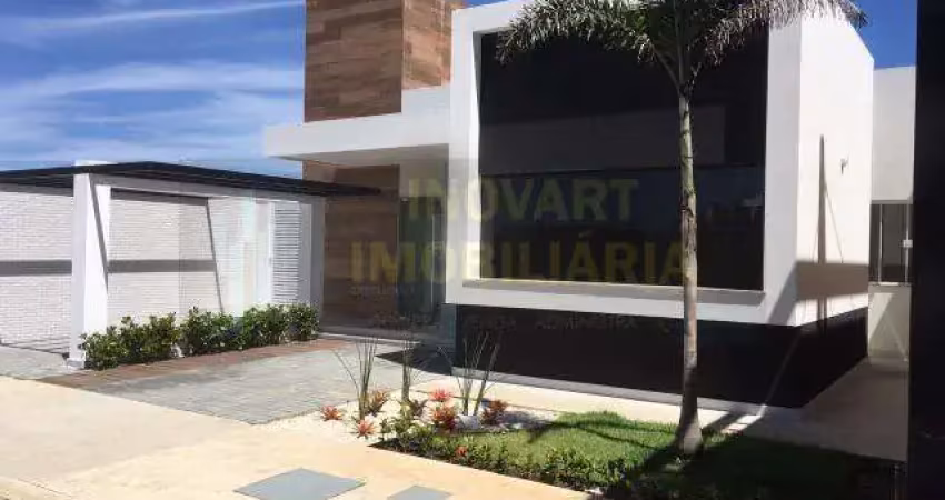Casa com fino acabamento em condomínio de alto padrão