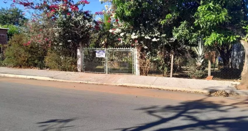 Chácara à venda em São Carlos com 3 dormitórios e pomar