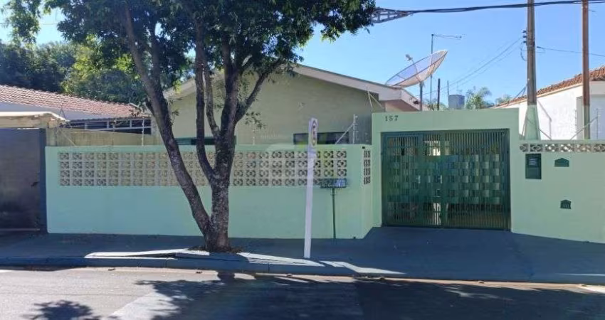 Casa à venda em Vila Brasília, São Carlos - 3 dormitórios e ótima estrutura!