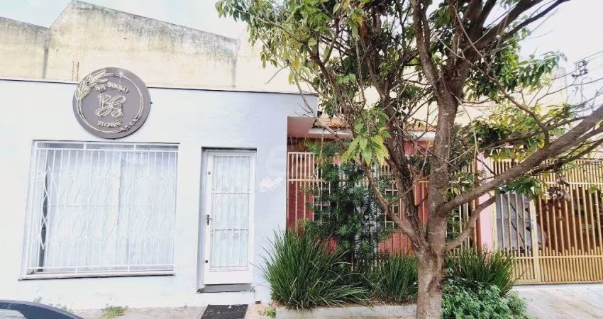 Encantadora casa comercial à venda na Vila Prado, São Carlos