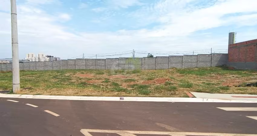 Terreno à venda no Condomínio Monte das Araucárias, São Carlos!