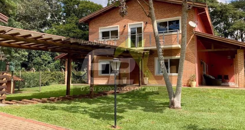 Imóvel rural em condomínio: Chácara à venda em São Carlos, com piscina e churrasqueira