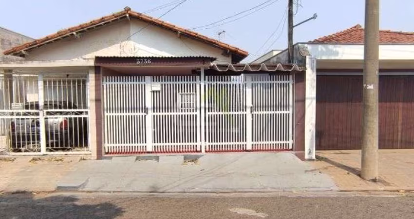 Linda Casa à Venda no Centro de São Carlos | 3 Dormitórios e Garagem Coberta