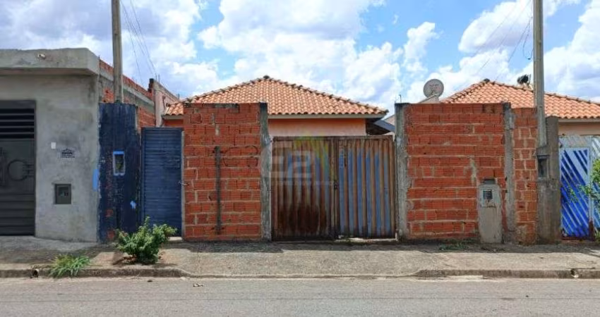 Casa à Venda em São Carlos - 2 Dormitórios, 3 Vagas de Garagem