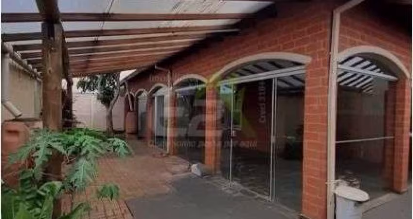 Casa à venda na Vila Brasília, São Carlos: 3 dormitórios com suíte e churrasqueira