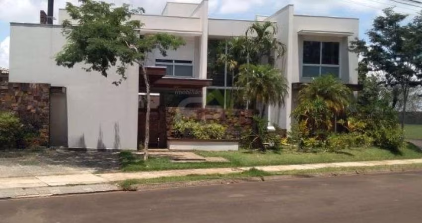 Sobrado de luxo com piscina aquecida no Condomínio Residencial Damha I em São Carlos