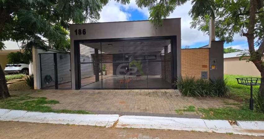 Maravilhosa casa com piscina e energia fotovoltaica no Parque Espraiado
