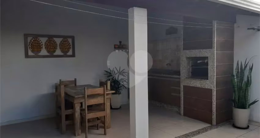 Condomínio com 3 quartos à venda em Retiro - RJ