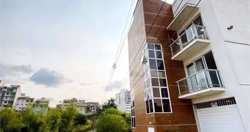 Casa com 4 quartos à venda em Jardim Amália - RJ
