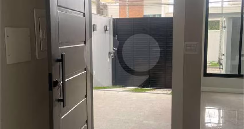 Casa com 3 quartos à venda em Jardim Amália - RJ
