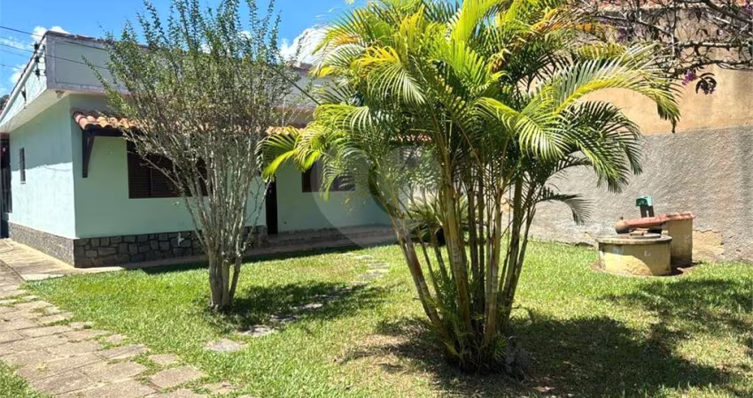 Casa térrea com 2 quartos à venda em Centro - RJ