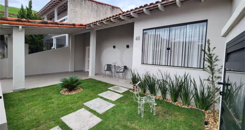 Casa com 3 quartos à venda em Morada Da Granja - RJ