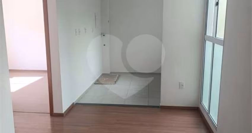 Apartamento com 2 quartos para locação em São Luís - RJ