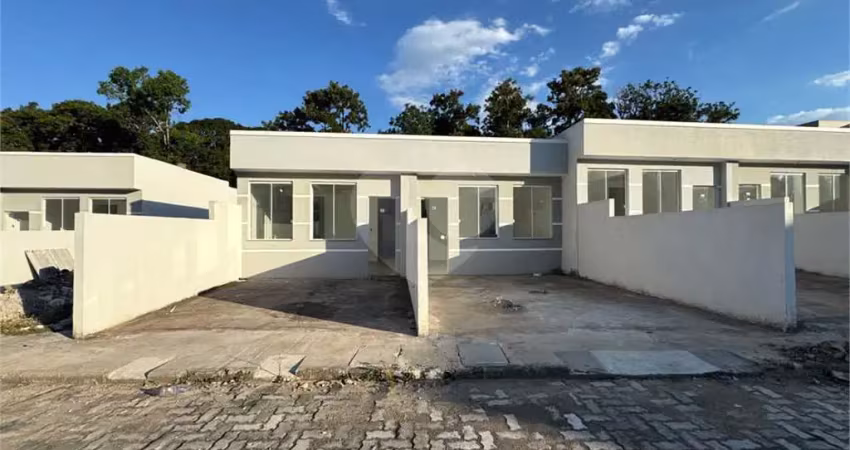 Casa em condomínio fechado com 2 quartos à venda na Vinte E Um De Abril, Roma, Volta Redonda