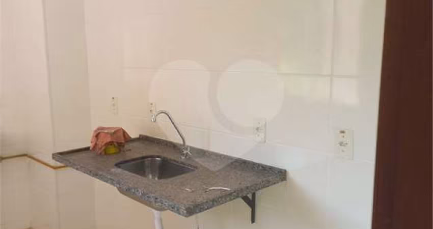 Apartamento com 2 quartos para locação em Três Poços - RJ