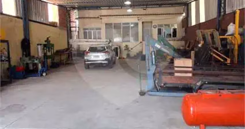 Barracão / Galpão / Depósito à venda na Paulo Erlei Alves Abrantes, Três Poços, Volta Redonda