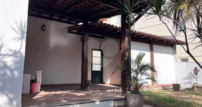 Casa com 6 quartos à venda em vila santa cecília - rj