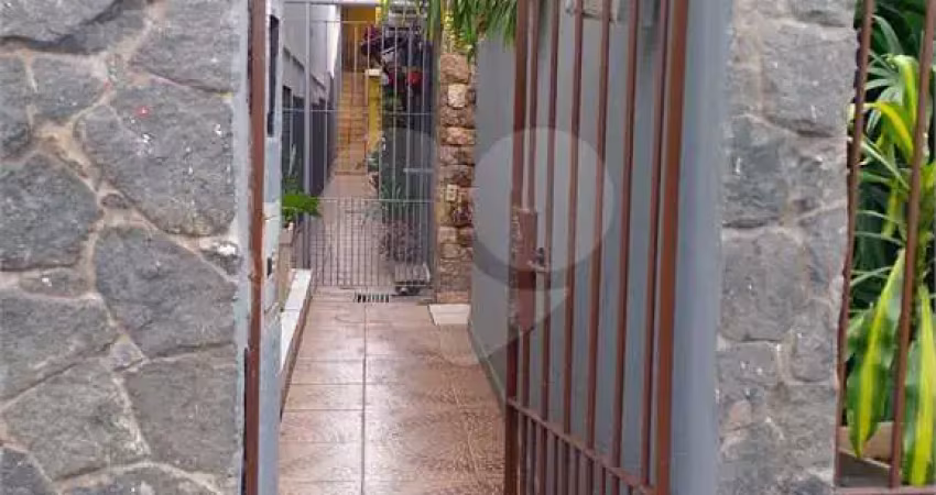 Apartamento com 2 quartos para alugar na Oscar De Almeida Gama, Aterrado, Volta Redonda