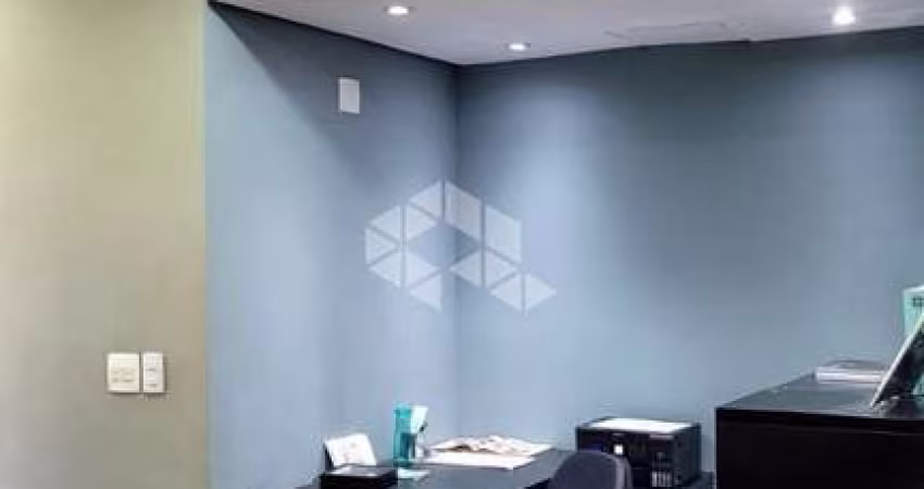 Sala comercial a venda de 48m² no bairro Petrópolis