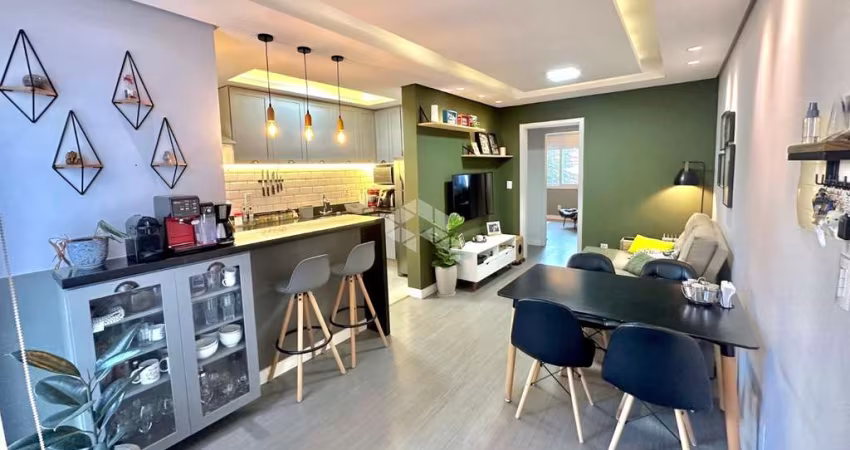 Excelente apartamento com 2 dormitórios e 1 vaga de garagem no Menino Deus
