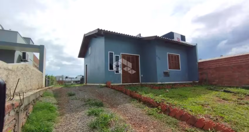 Casa com 2 dormitórios e pátio em santa cruz do sul