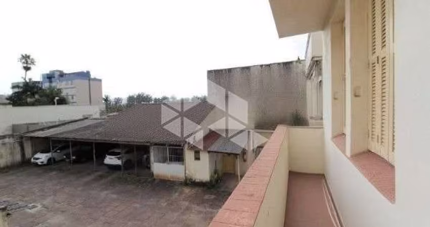 Apartamento 2 dormitórios com vaga de garagem no bairro Floresta