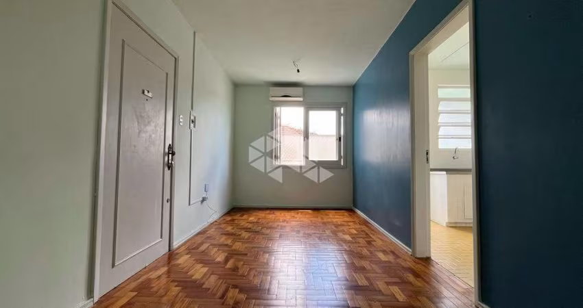 Apartamento a venda de 2 dormitórios no bairro Azenha