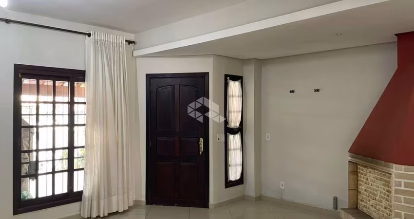 Lindo Sobrado com 3 dormitórios, pátio com área gourmet, garagem para 1 ou 2 carros