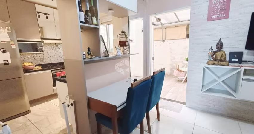 Apartamento térreo com pátio à venda, 2 dormitórios, vaga de garagem, Porto Laçador, Praça México, Jd. Leopoldina