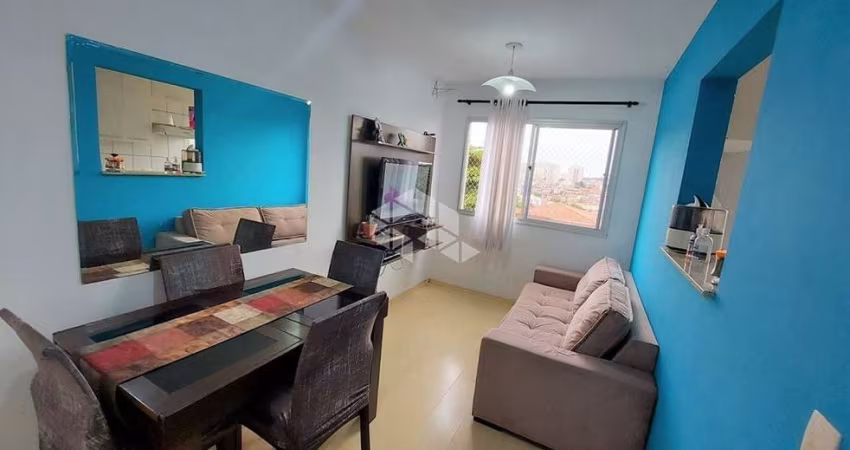 Apartamento 02 dormitórios com armários, cozinha planejada 01 vaga de garagem, lazer
