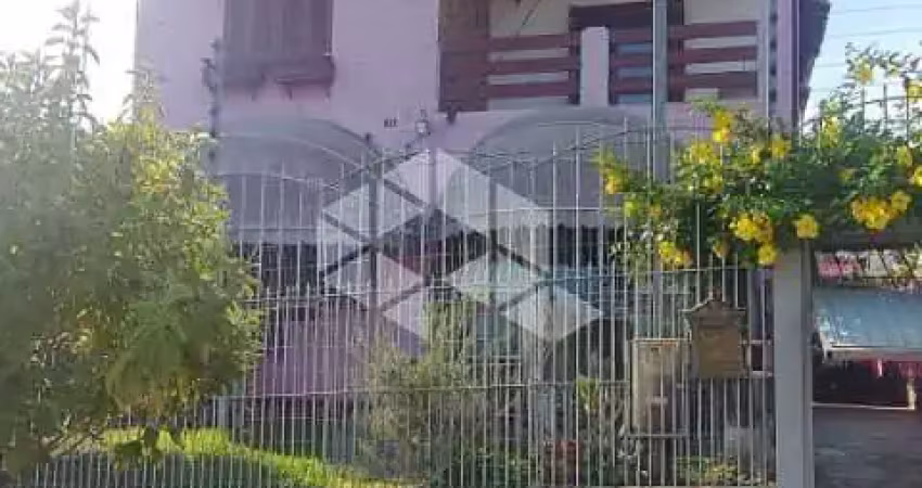 Casa com 4 dormitórios na vila dos comerciários  e pátio arborizado