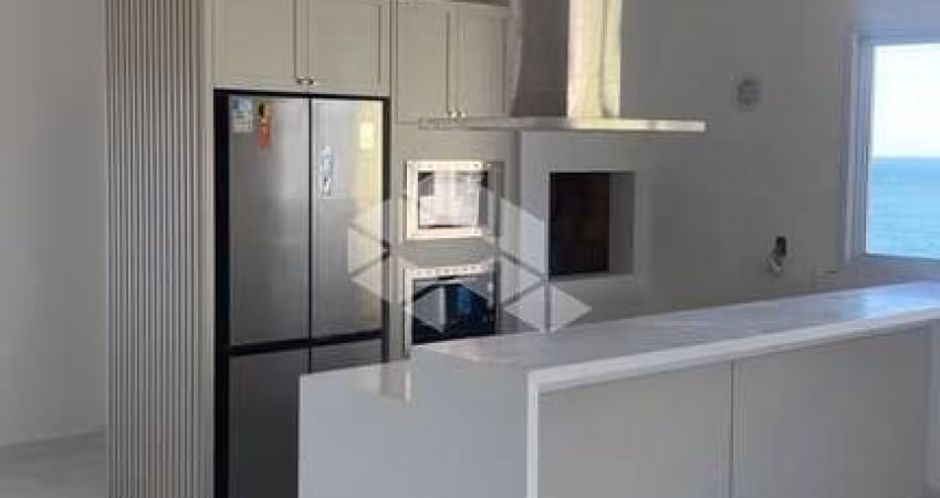 Apartamento com 03 Suítes, 02 Vagas de Garagem no Térreo, Sacada com Churrasqueira, Área de Lazer; P