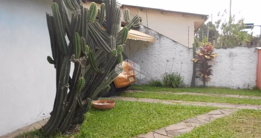 Casa térrea de 3 dormitórios com pátio e piscina em ipanema