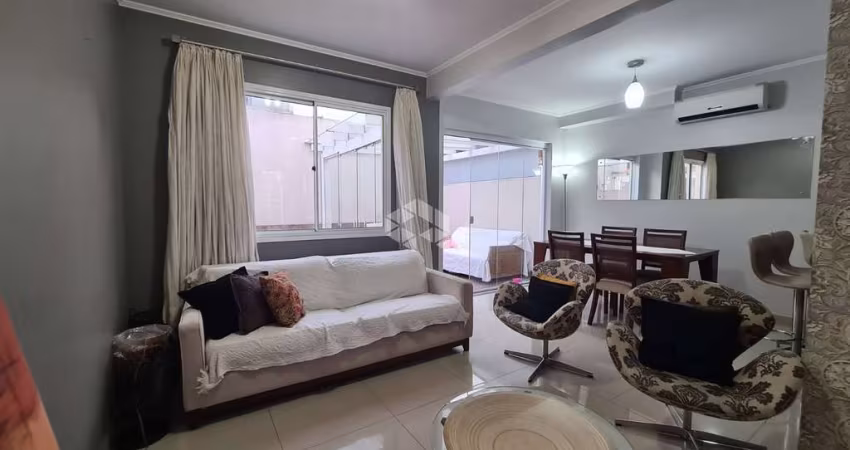 Casa/sobrado de 03(três) dormitórios no bairro Moinhos de Vento em Canoas