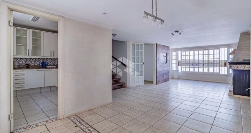 Casa com 03 dormitórios, com 278 m², no bairro Jardim Isabel